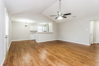 1108 N Knowles Dr in Saginaw, TX - Building Photo - Building Photo