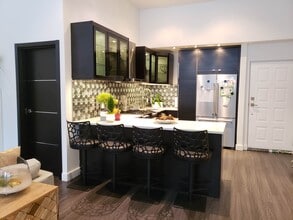 215 Washington St, Unit 14 in Tappan, NY - Foto de edificio - Building Photo