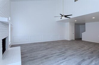 7450 Holly Hill Dr in Dallas, TX - Building Photo - Building Photo