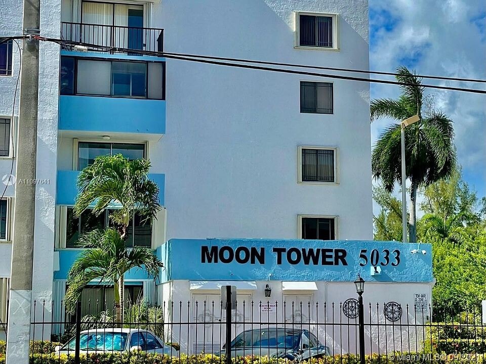 5033 NW 7th St, Unit #410 in Miami, FL - Building Photo