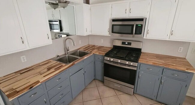 4618 Fordham St in Lubbock, TX - Building Photo - Building Photo