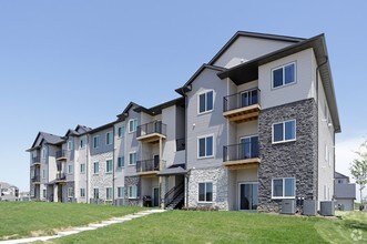 Sterling Pointe in Johnston, IA - Foto de edificio - Building Photo