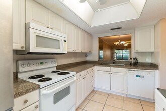 2624 Woodgate Ln in Sarasota, FL - Building Photo - Building Photo