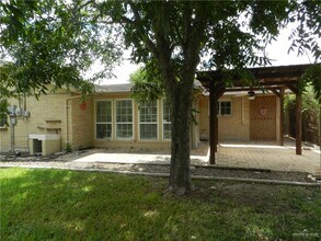 23 E Samano St in Edinburg, TX - Building Photo - Building Photo