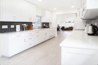 21000 Highland Lakes Blvd in North Miami Beach, FL - Building Photo - Building Photo