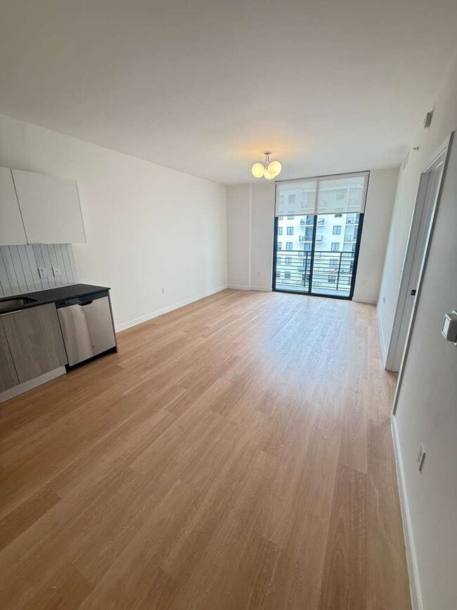 1325 NE 117th St, Unit A2 in Miami, FL - Building Photo - Building Photo