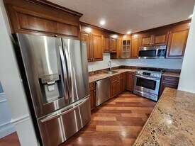 2001 Marina Dr, Unit 507 in Quincy, MA - Building Photo