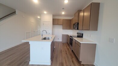 7578 Discovery Pt Dr NW in Huntsville, AL - Foto de edificio - Building Photo