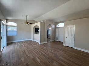917 Ashford Way in Henderson, NV - Building Photo - Building Photo