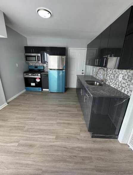 455 E Main St, Unit 3L in Bridgeport, CT - Building Photo