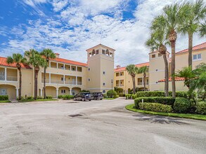 5060 Harmony Cir in Vero Beach, FL - Building Photo - Building Photo