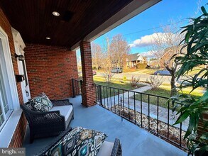 102 Frederick Ave in Frederick, MD - Building Photo - Building Photo