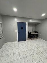 6831 Hollenbeck St in Huntington Park, CA - Building Photo - Building Photo