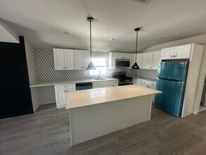 184 Lafayette St, Unit 2nd in Paterson, NJ - Building Photo - Building Photo