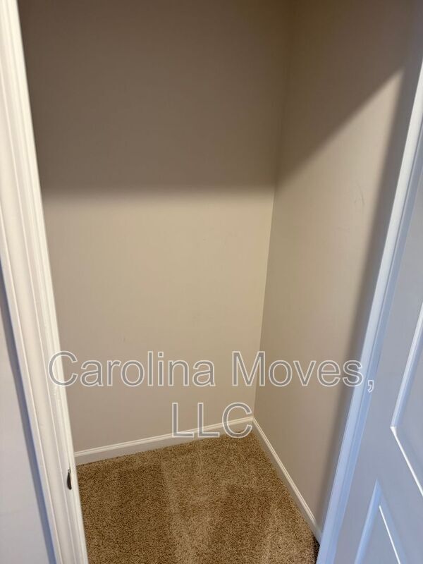 555 Yellow Fox Rd in Greer, SC - Building Photo - Building Photo