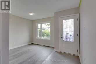 512 Silvertip Ln in Ottawa, ON - Building Photo - Building Photo