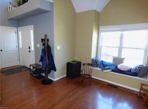 2601 Springhaven Dr in Virginia Beach, VA - Building Photo - Building Photo