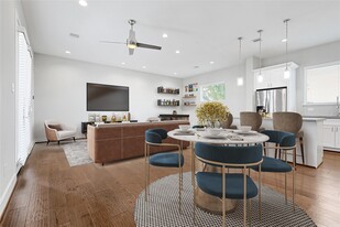 1222 Upton St in Houston, TX - Building Photo