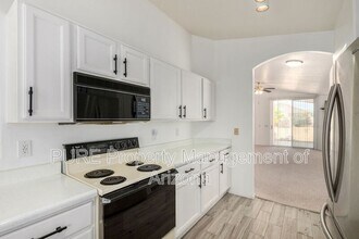 11530 W Pronghorn Ct in Surprise, AZ - Building Photo - Building Photo