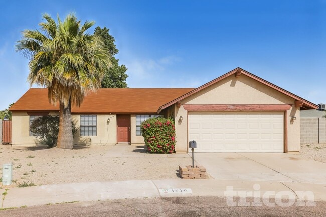 property at 1010 W Blackhawk Dr