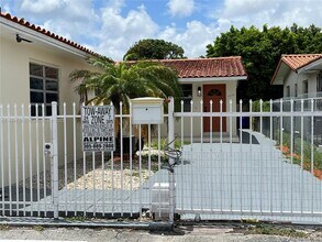 1432 SW 22nd Ave-Unit -1432 in Miami, FL - Building Photo - Building Photo