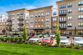 Caldera House in Lewis Center, OH - Foto de edificio - Building Photo