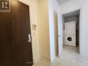 1 Upper Duke Crescent in Markham, ON - Building Photo - Building Photo