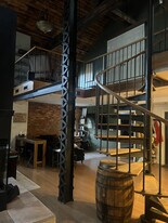 51 W Blenkner St, Unit 301 in Columbus, OH - Building Photo