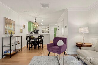 1318 Green Oaks Ln in Charlotte, NC - Building Photo - Building Photo