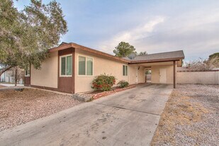 6381 Placer Dr in Las Vegas, NV - Building Photo