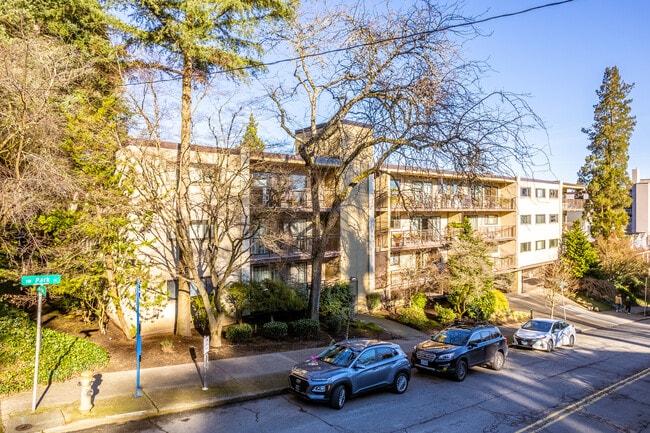 2393 SW Park Pl in Portland, OR - Foto de edificio - Building Photo