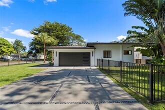 7530 SW 134th St in Miami, FL - Building Photo - Building Photo