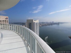 300 Biscayne Blvd in Miami, FL - Building Photo - Building Photo