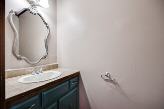 4024 Quail Bush Dr in Dayton, OH - Building Photo - Building Photo