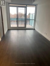 27-627 McMahon Dr in Toronto, ON - Building Photo - Building Photo