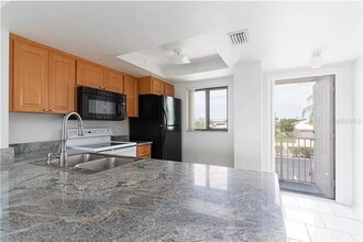 25225 Rampart, Unit 2205 in Punta Gorda, FL - Foto de edificio - Building Photo