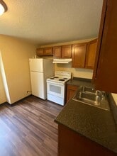 327 W 4th St in Duluth, MN - Foto de edificio - Building Photo