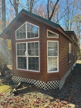 724 Monmouth Rd in Cream Ridge, NJ - Foto de edificio - Building Photo