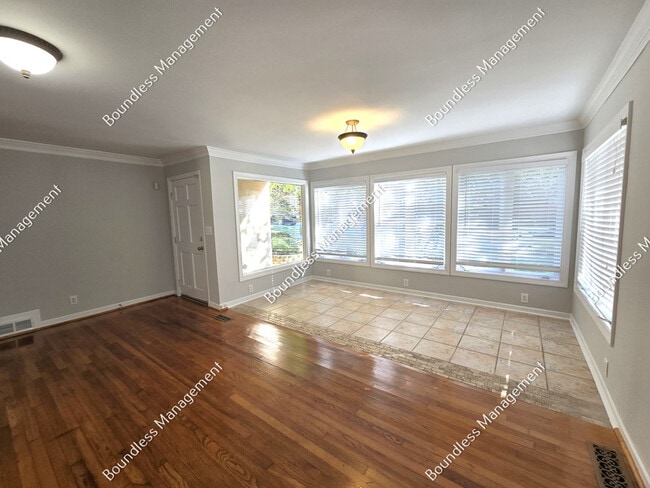 1376 Normandy Dr NE in Atlanta, GA - Building Photo - Building Photo