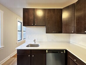 1542 N Kedzie Ave in Chicago, IL - Foto de edificio - Building Photo