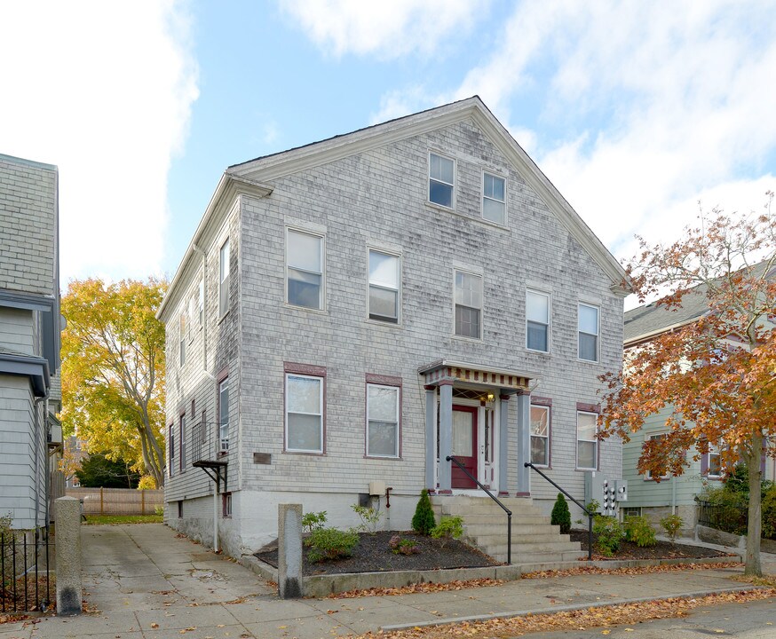 33 7th St in New Bedford, MA - Building Photo