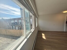 639-639 Constance Ave in Victoria, BC - Building Photo