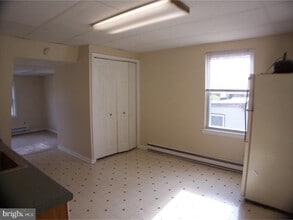 1643 Rockwell Rd in Abington, PA - Building Photo - Building Photo