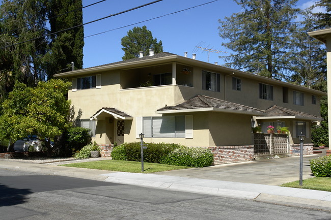 1016 Florence Ln in Menlo Park, CA - Building Photo - Building Photo