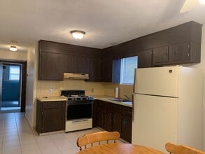 9 Wyman St, Unit 1 in Burlington, MA - Building Photo - Building Photo
