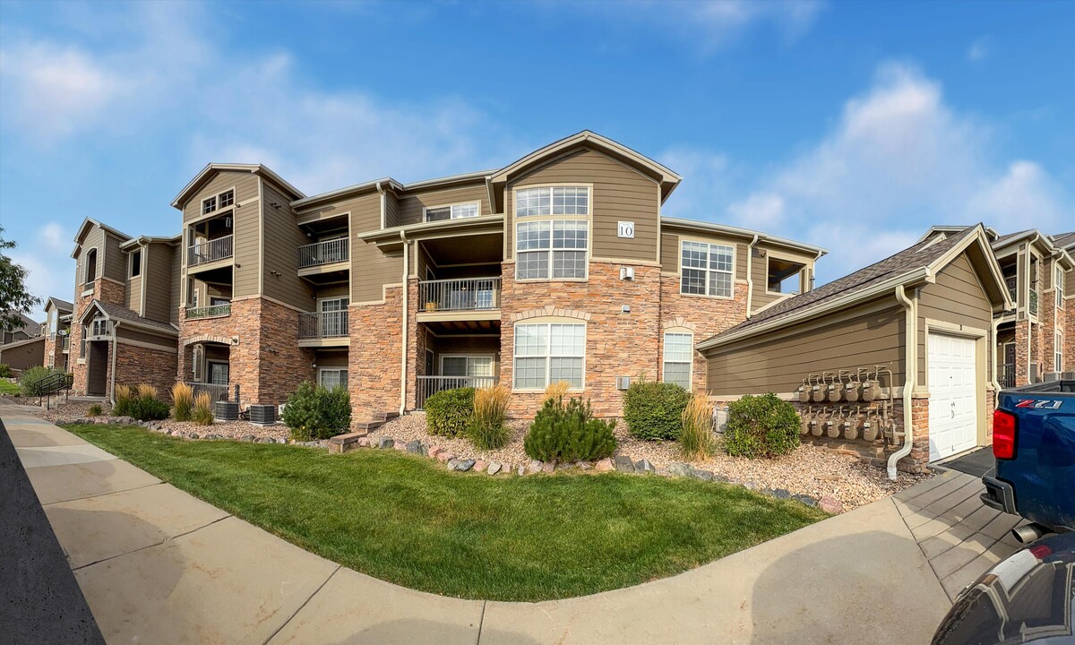 3035 Blue Sky Cir, Unit 207 in Erie, CO - Foto de edificio