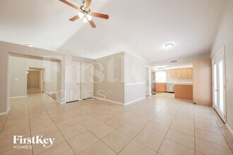 10402 N 64th Ave in Glendale, AZ - Building Photo - Building Photo