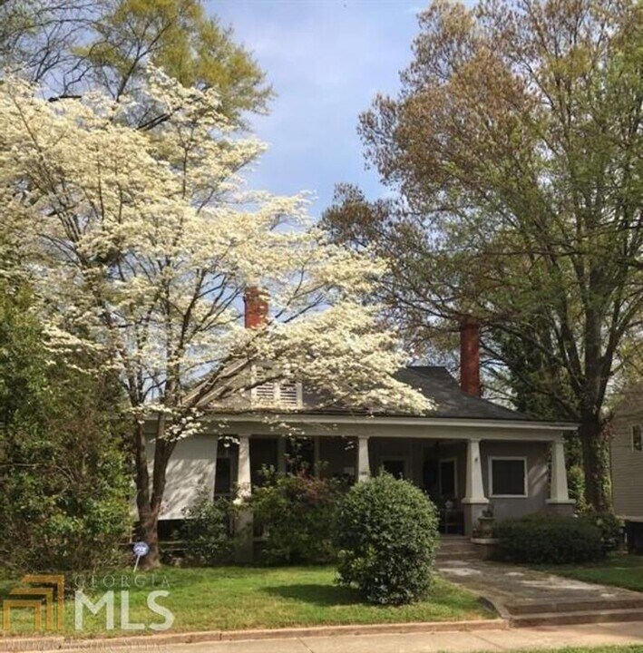 1803 Cambridge Ave in Atlanta, GA - Building Photo