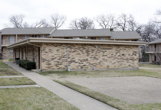 Kings Square in Dallas, TX - Foto de edificio - Building Photo