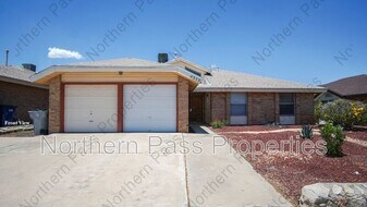 4553 Gen Maloney Cir in El Paso, TX - Building Photo